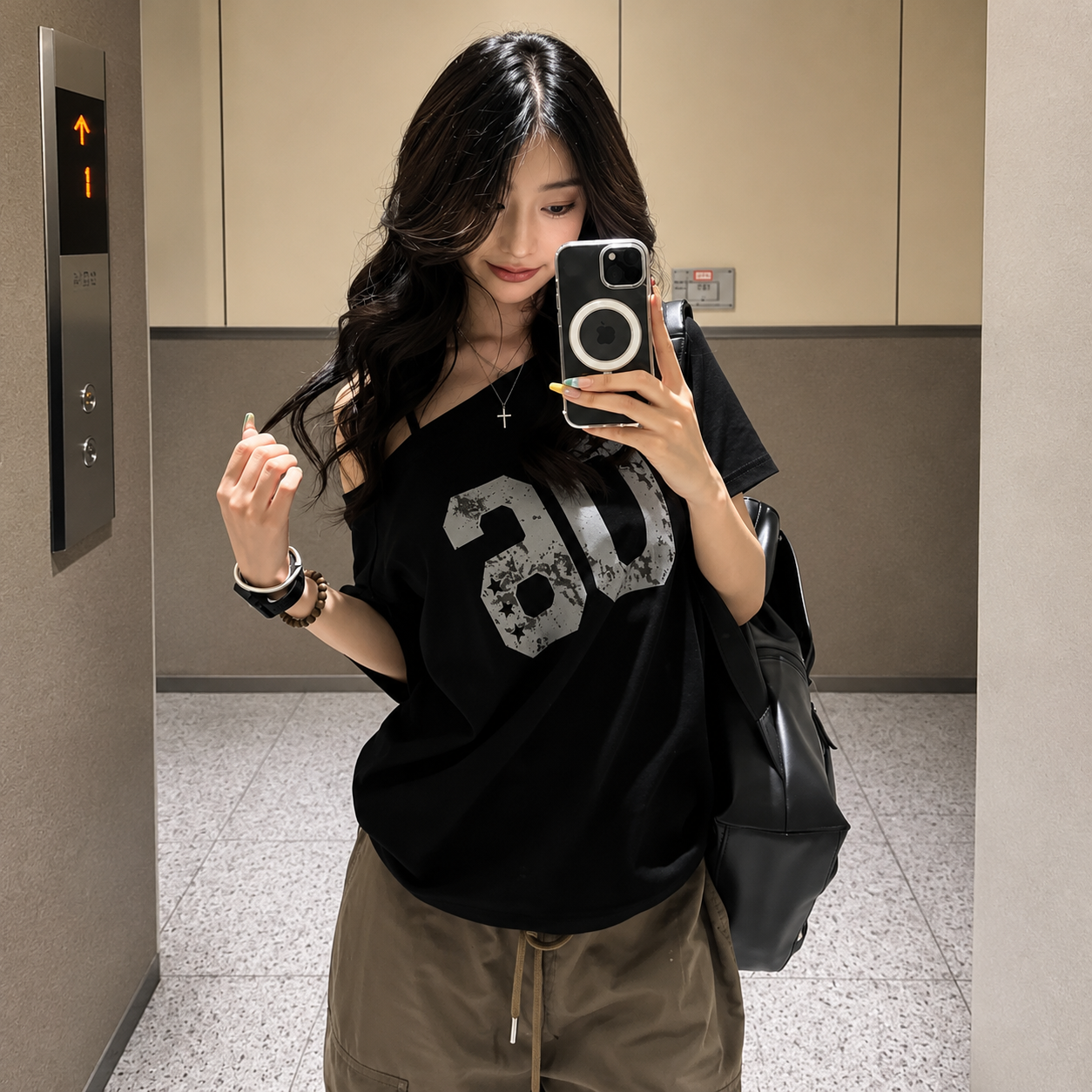 T-shirt noir à épaules dénudées - Style streetwear